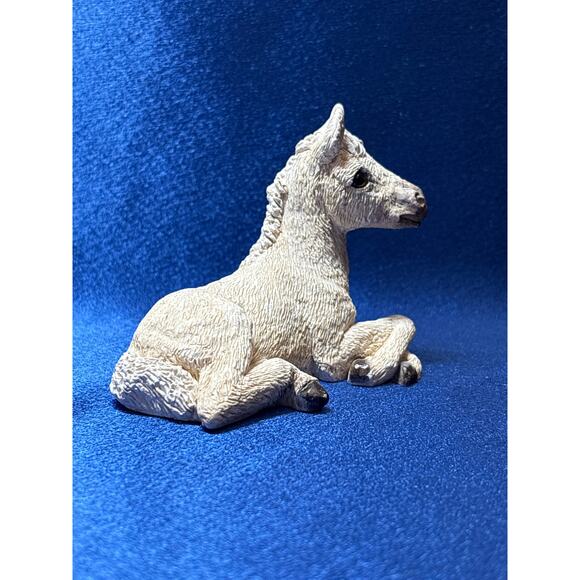 Vintage United Design Stone Critter Colt Laying Down Figurine - Picture 5 of 8